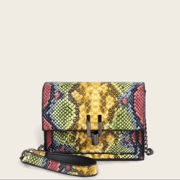 Handbags - Snakeskin Print Flap Chain Bag